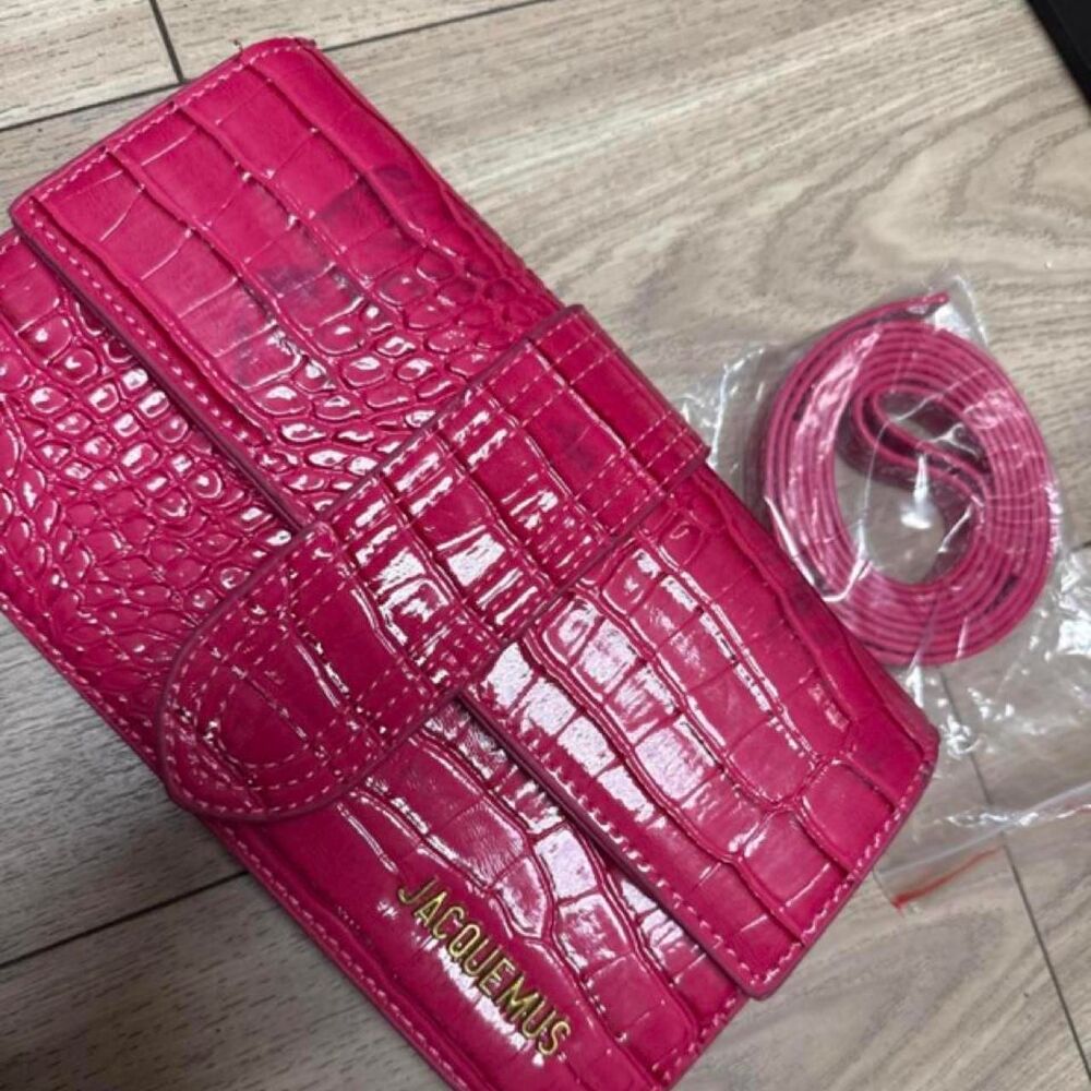 Jacquemus Women's Pink and Red Wallet-purses